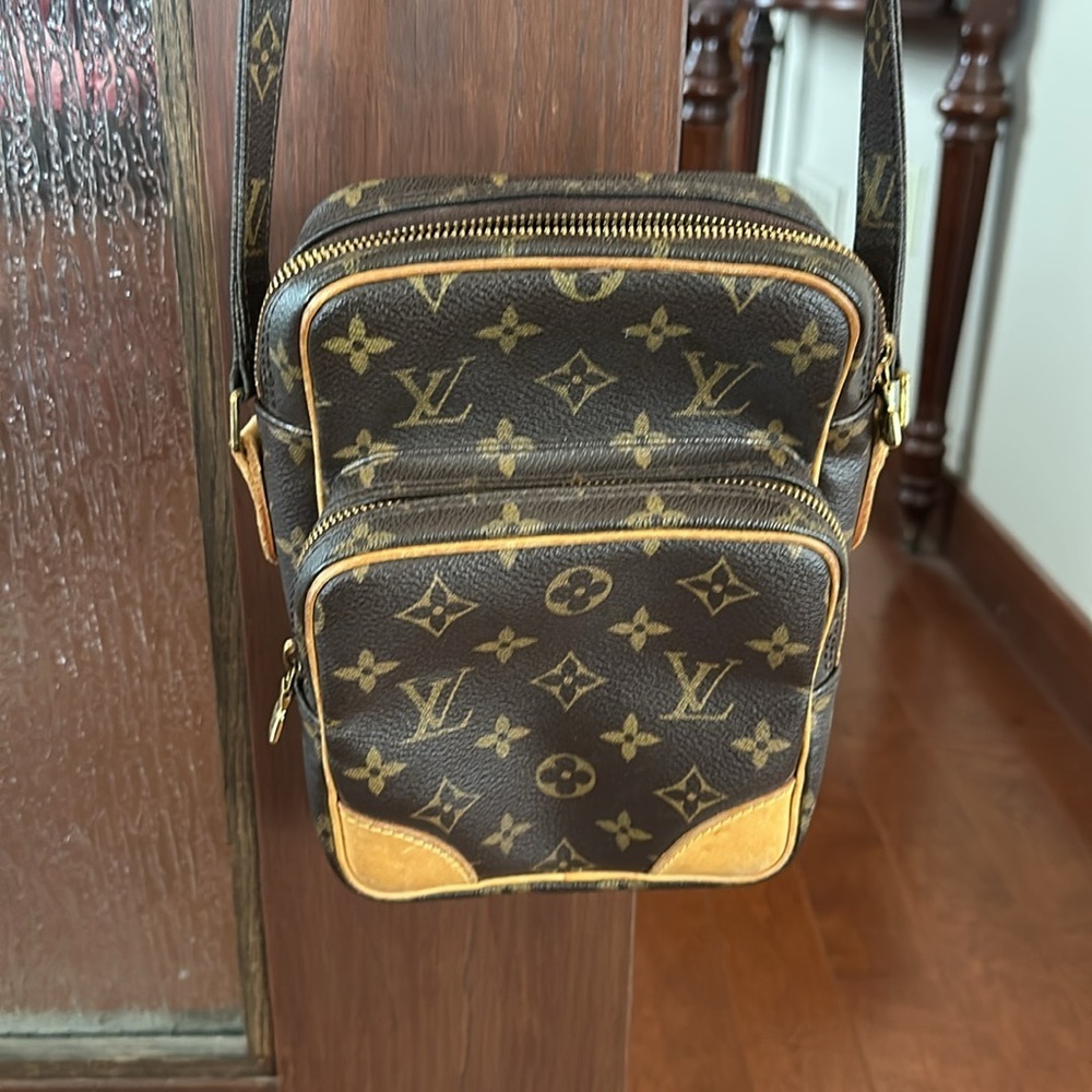Louis Vuitton Amazone Bag Monogram Canvas crossbody DISCONTINUED bag. - Picture 12 of 14